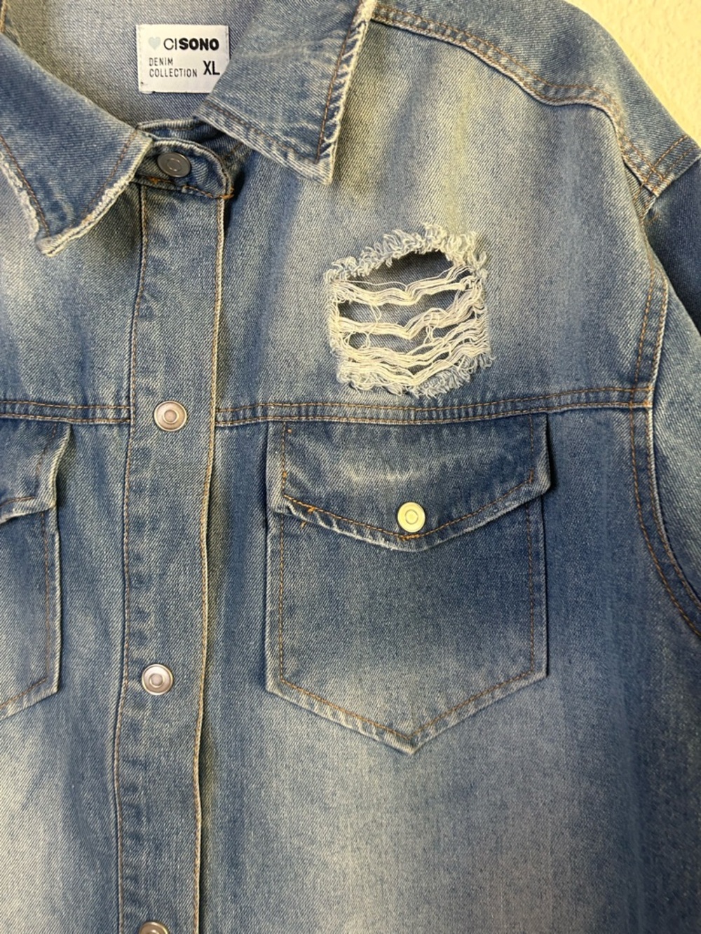 CI Song Light Wash Distressed Denim Shirt Jacket XL Button Front Festival Concer - Picture 2 of 7